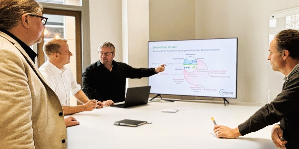 CellCircle-Team bei der Besprechung (Bild: © Angelina Gigante).